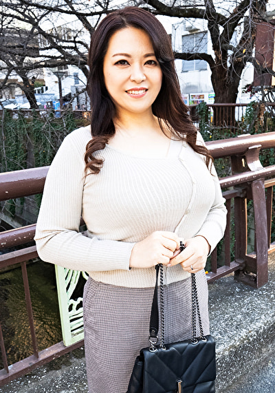 欲求不満豊満熟女1472772