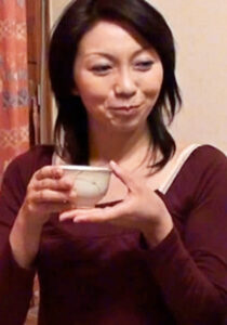 未亡人となった母に一途に暴走する愚息に男を感じ快楽に堕ちていく･･･ 互いの想いが交錯し 一線を越えてしまった禁断の愛欲SEX521489