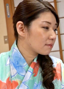 浴衣姿が色っぽい五十路の母は愚息の思いを受け入れる覚悟を決め見つめあう･･･女の悦びを感じ快楽に溺れる禁断の欲情交尾！528056