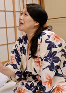 「何回でもできるよ、ほら！」ヤリタイ盛りの愚息の肉棒に翻弄される豊満ボディの五十路熟母！541603